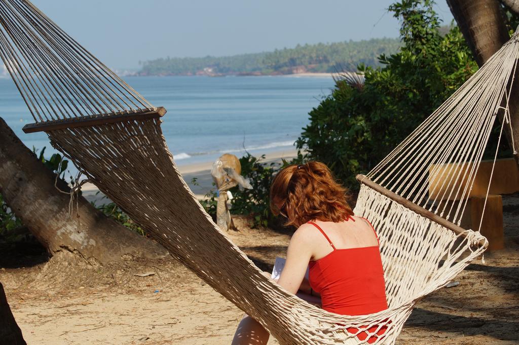 Chera Rocks Beach House Hotell Thottada Rum bild