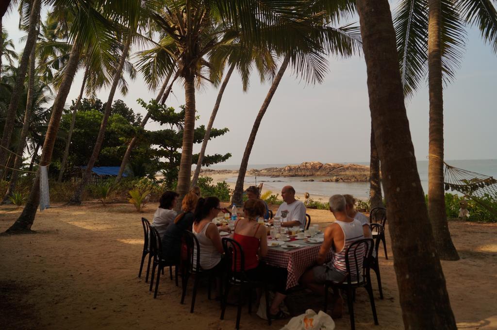 Chera Rocks Beach House Hotell Thottada Rum bild