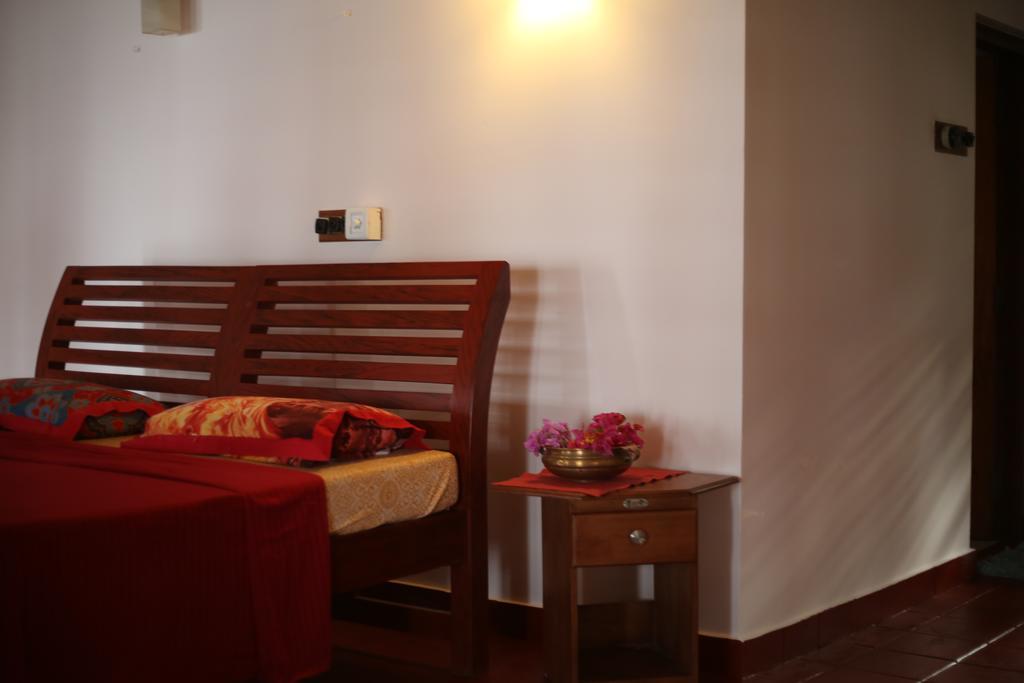 Chera Rocks Beach House Hotell Thottada Exteriör bild